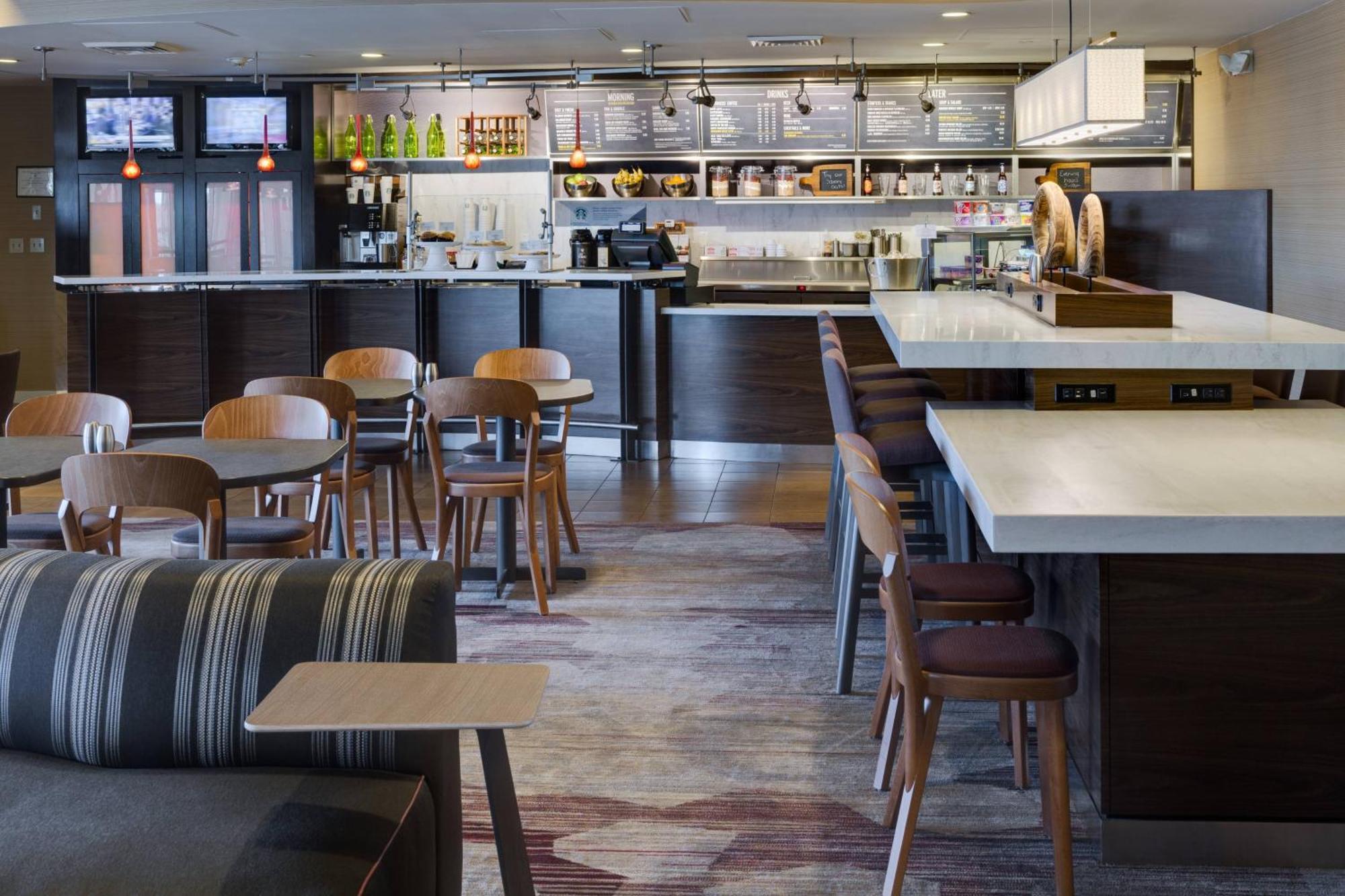 Courtyard By Marriott Providence Warwick Hotell Eksteriør bilde